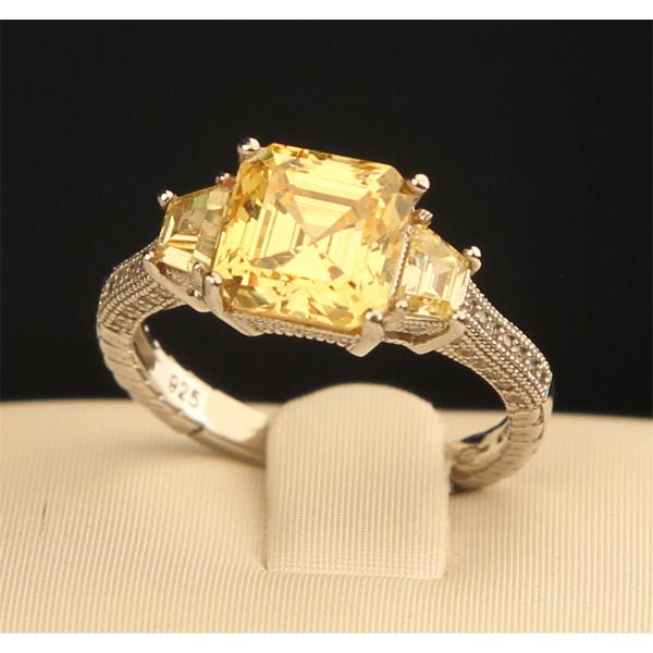BOUTON  3 STONE DRESS RING (O) BR072O