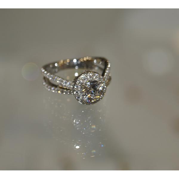 艾爾蒂純銀鍍銠戒指
(白色晶鑽)