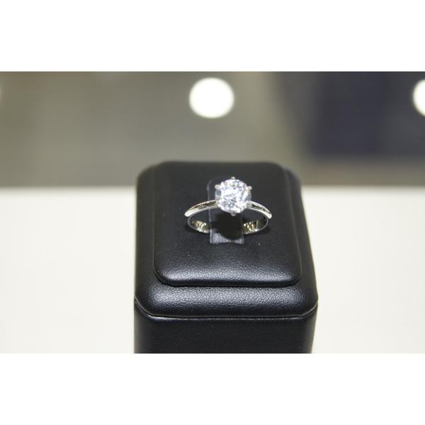 艾爾蒂純銀鍍銠戒指
(白色晶鑽)