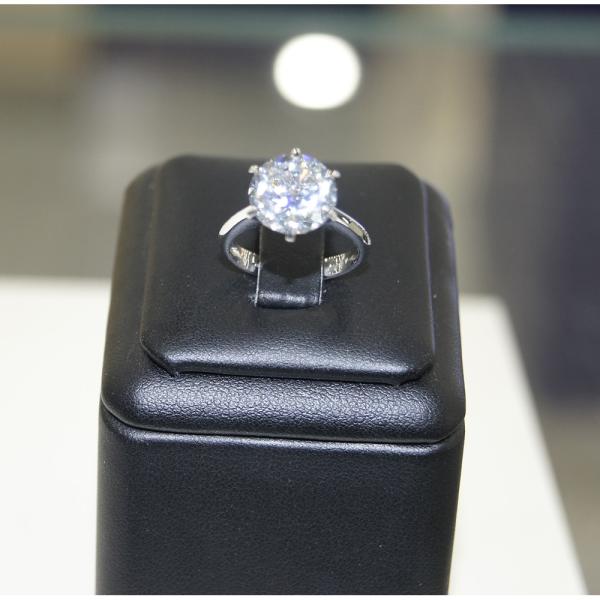 艾爾蒂純銀鍍銠戒指
(白色晶鑽)